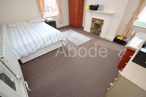 7 bedroom house to rent, Brudenell Road, Hyde Park, Leeds