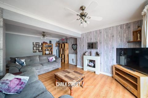 3 bedroom end of terrace house for sale, New Zealand Way, Rainham, RM13