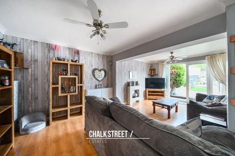 3 bedroom end of terrace house for sale, New Zealand Way, Rainham, RM13