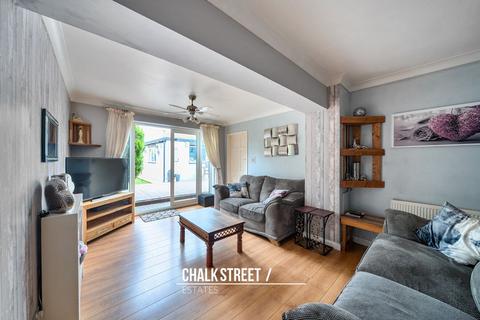3 bedroom end of terrace house for sale, New Zealand Way, Rainham, RM13