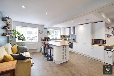 44 Malvern Road, Gloucester, GL1 3JT