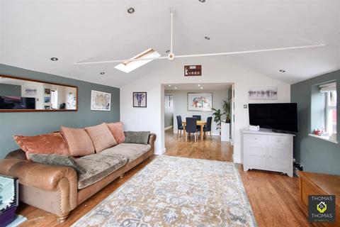 44 Malvern Road, Gloucester, GL1 3JT