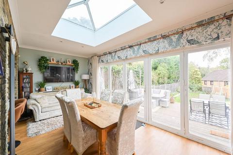 26 Larkshall Crescent, London, E4 6NS