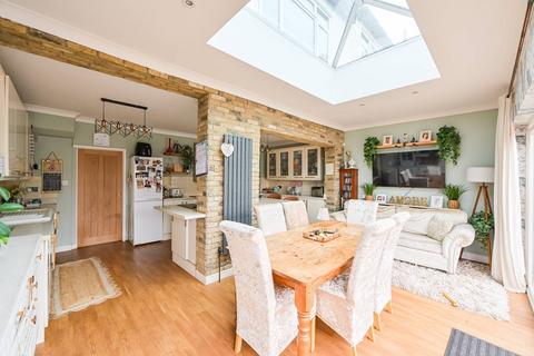 26 Larkshall Crescent, London, E4 6NS