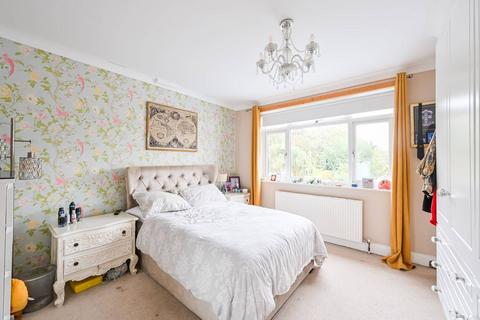 26 Larkshall Crescent, London, E4 6NS
