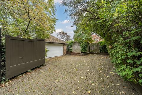 undefined, Mill Hill Village NW7