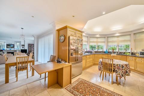 undefined, Mill Hill Village NW7
