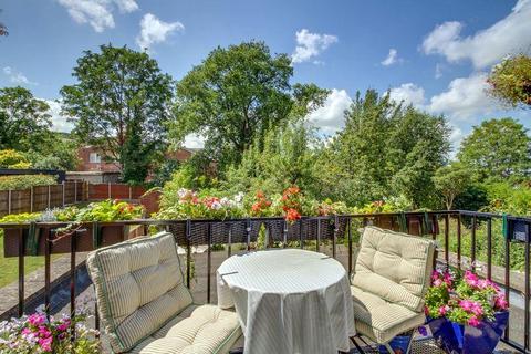 2 bedroom flat for sale, Staverton Road, London