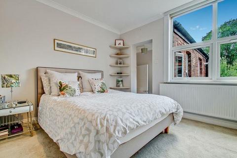 2 bedroom flat for sale, Staverton Road, London