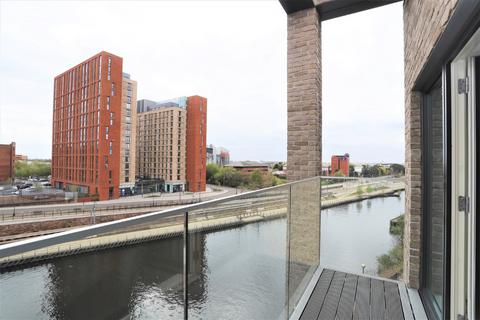 3 bedroom apartment to rent, Clippers Quay Salford M50