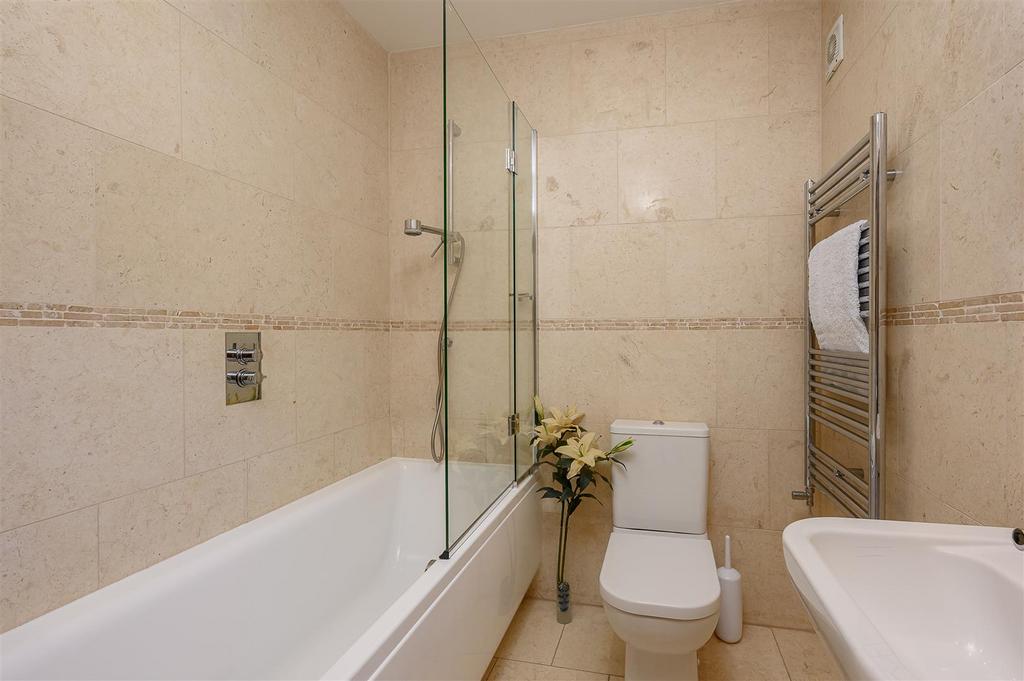En suite bathroom