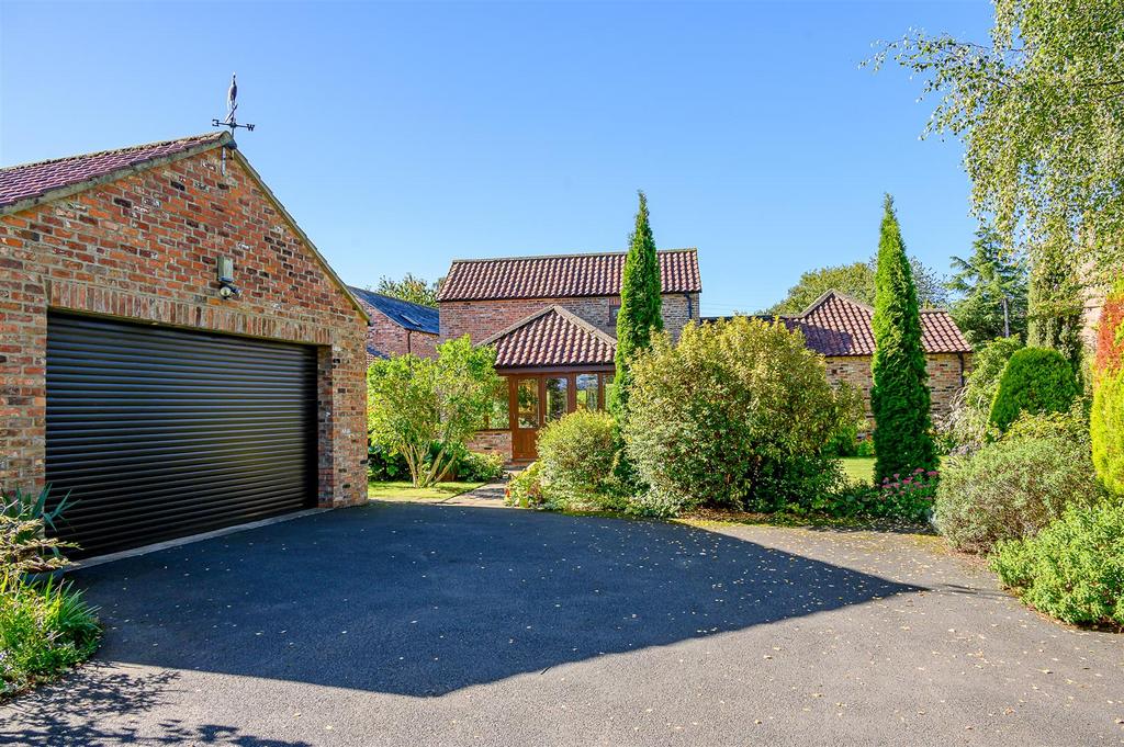 PARKING & DOUBLE GARAGE