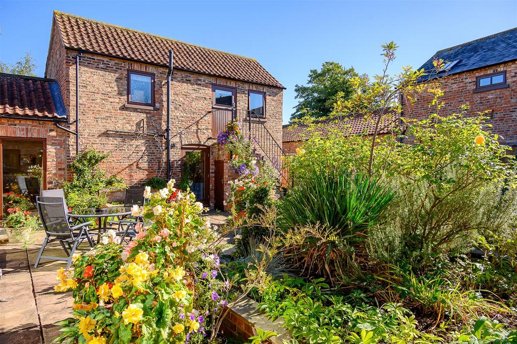 Courtyard garden