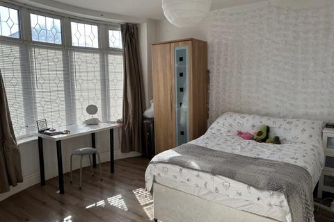 7 bedroom semi-detached house to rent, Withington M20