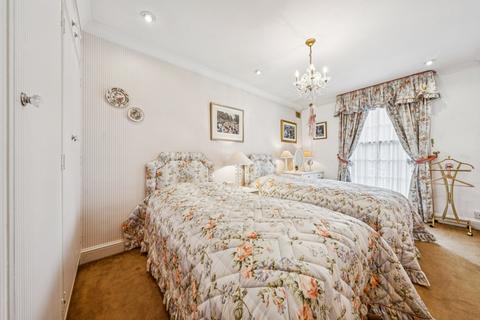 undefined, Ebury Mews East, London