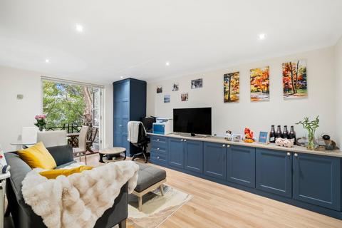 1 bedroom flat for sale, Brompton Park Crescent, Fulham, London