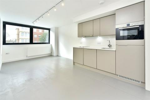 undefined, High Road, London, N12