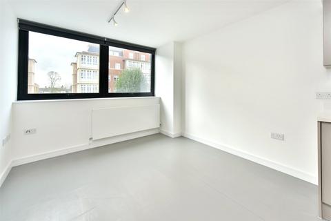 undefined, High Road, London, N12