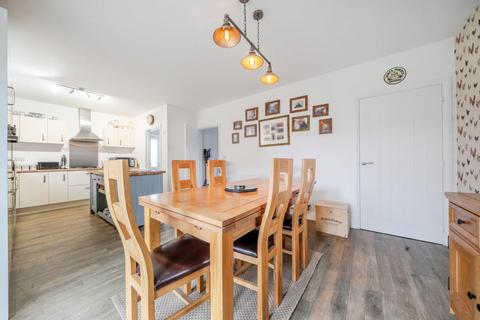undefined, Bloxham,  Banbury,  Oxfordshire,  OX15