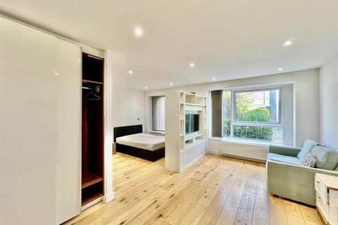 undefined, Lampton Road, Hounslow TW3