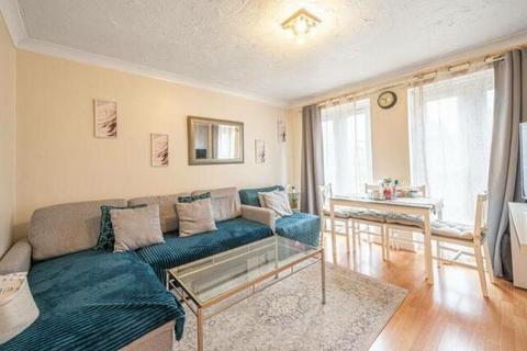 8 Dover Close, London, NW2 1AQ