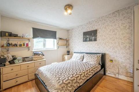 8 Dover Close, London, NW2 1AQ
