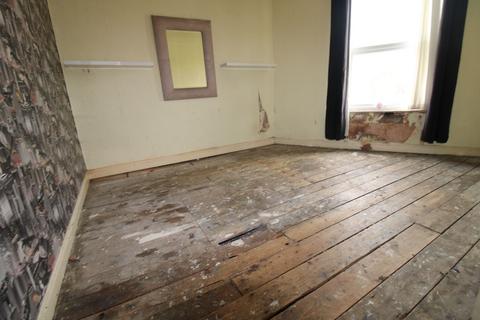 3 bedroom property for sale, Edge Lane, Manchester M43