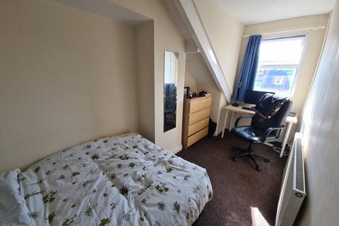 3 bedroom house to rent, Brudenell Street, Leeds LS6