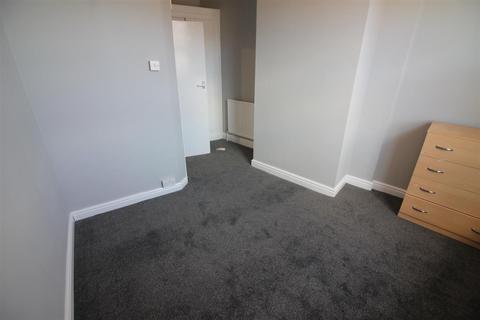 6 bedroom house to rent, Royal Park Avenue, Hyde Park, Leeds