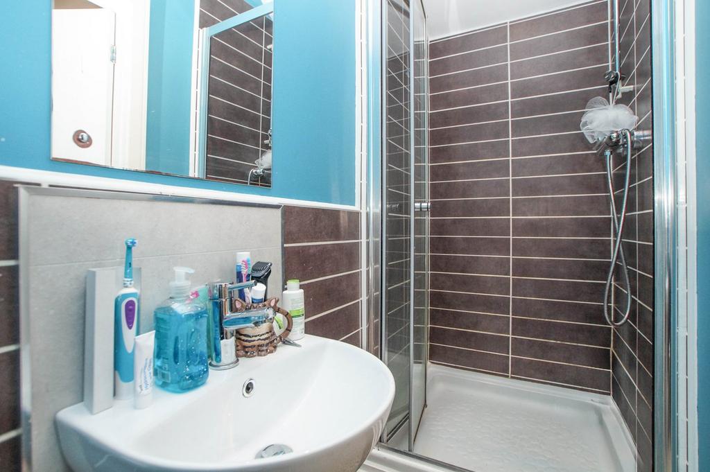 53a - En-Suite Shower Room