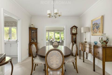 3 bedroom terraced house for sale, Henderson Crescent, Leatherhead KT22