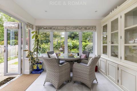 3 bedroom terraced house for sale, Henderson Crescent, Leatherhead KT22