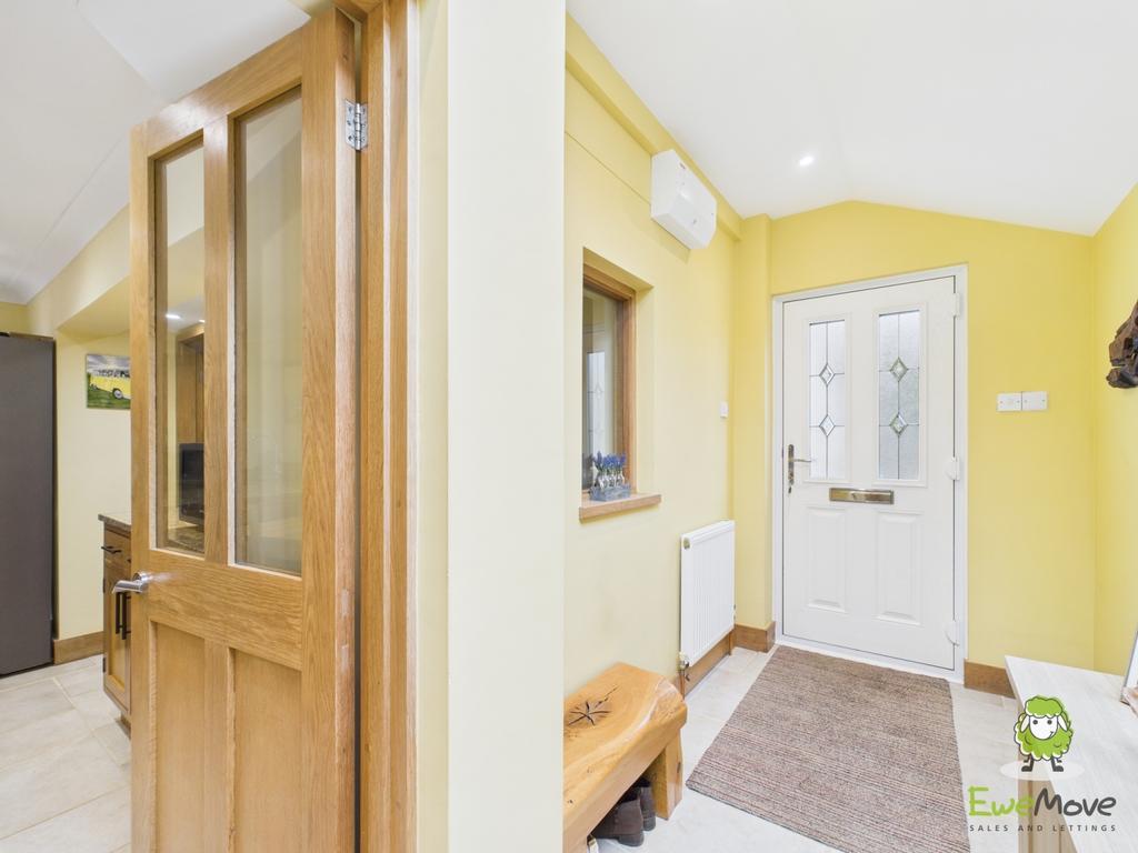 Ewe Move Estate Agents Basingstoke - Dursley Cottag