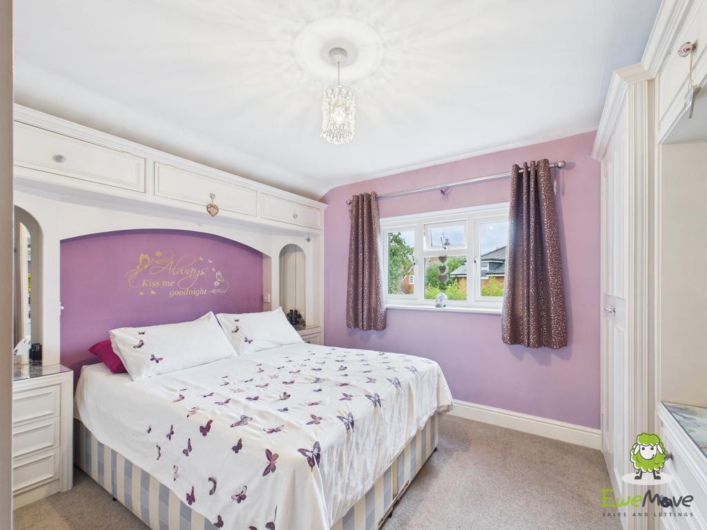 Ewe Move Estate Agents Basingstoke - Dursley Cottag