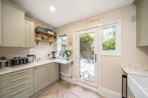 1 bedroom flat for sale, St. Luke's Avenue, London SW4