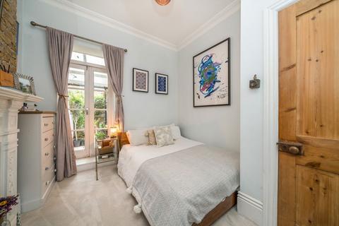 1 bedroom flat for sale, St. Luke's Avenue, London SW4
