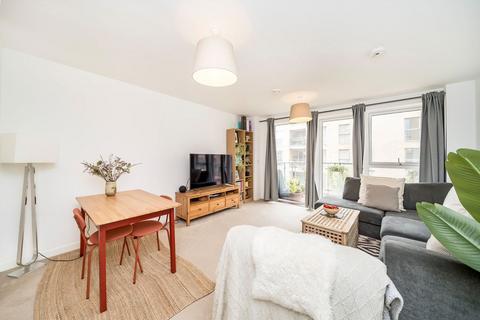 2 bedroom flat for sale, Loughborough Park, London SW9