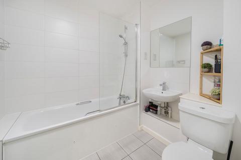 2 bedroom flat for sale, Loughborough Park, London SW9