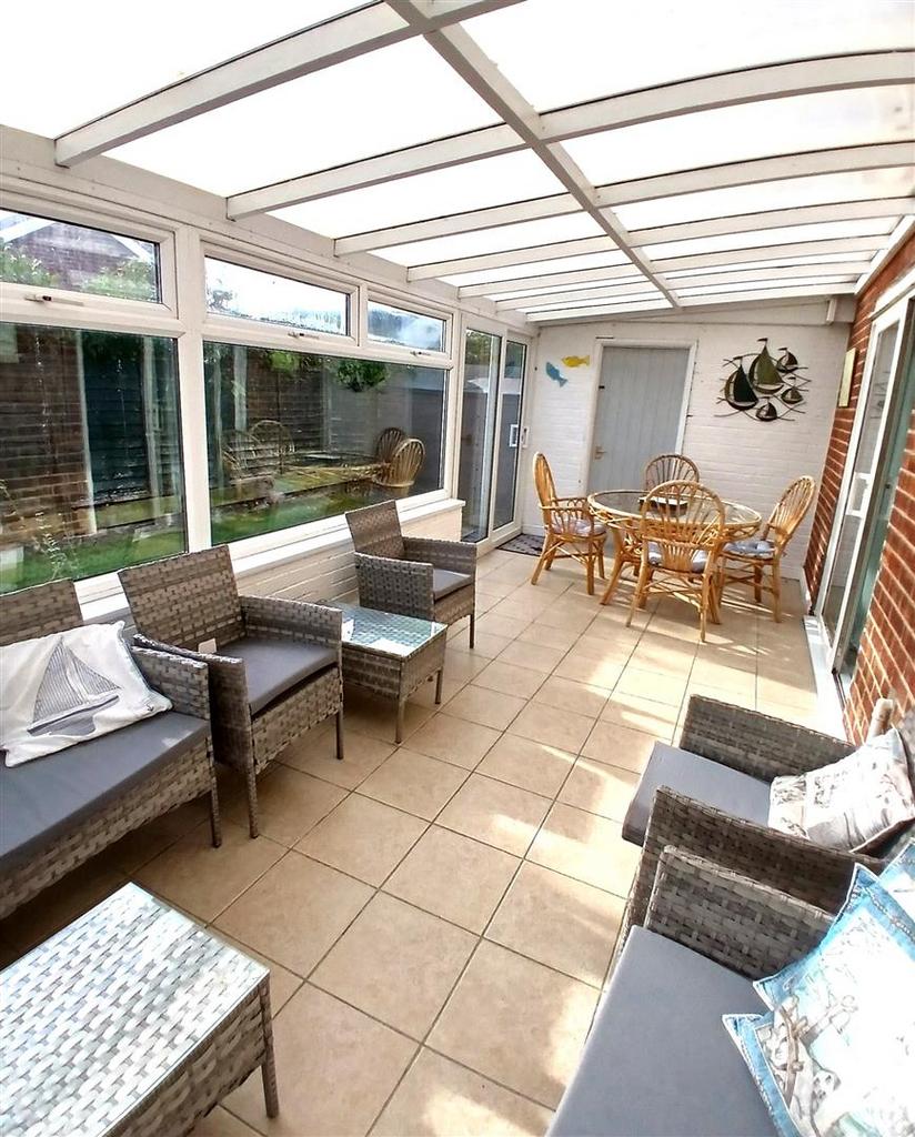 26 Kipling - Conservatory.jpg