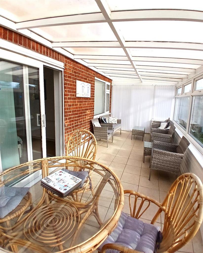26 Kipling - Conservatory 2.jpg