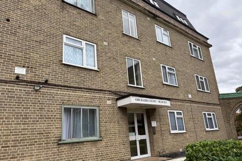 3 bedroom flat for sale, Stonegrove, Edgware