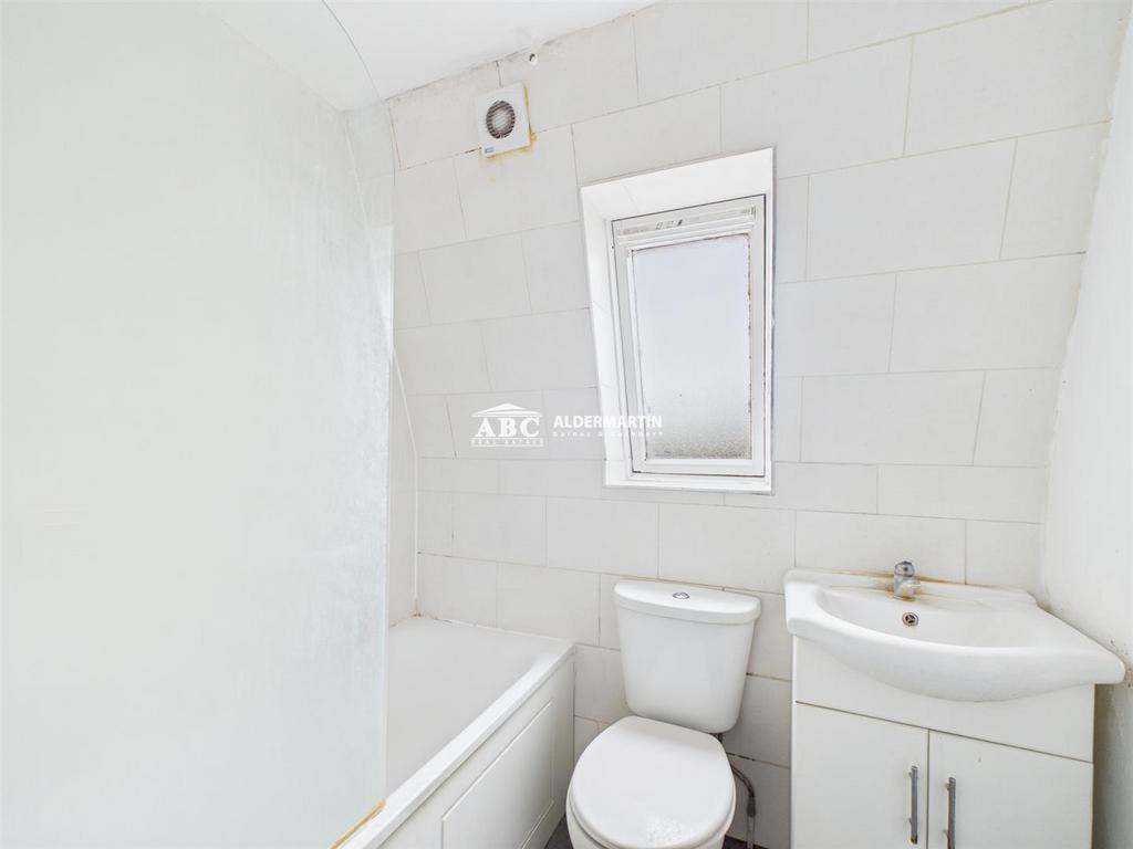 CAM03827 G0-PR0096-STILL002.jpg