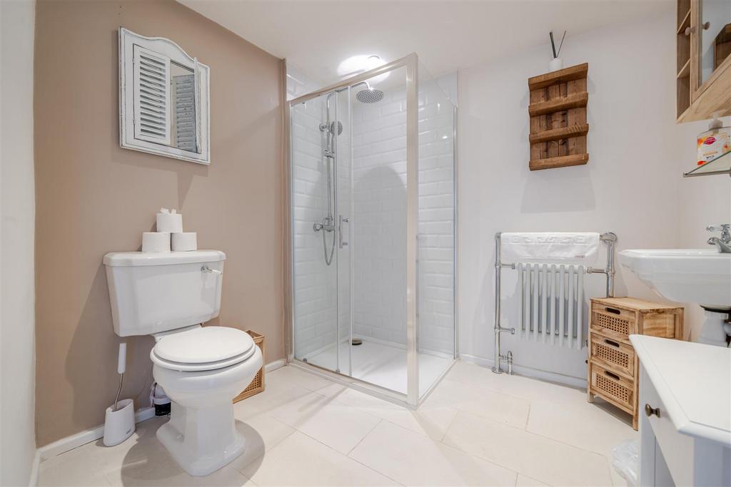 Second floor shower room
