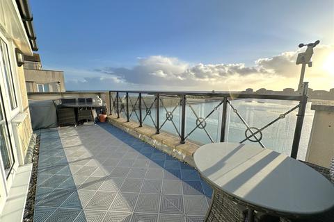 3 bedroom apartment for sale, Macquarie Quay, Eastbourne, East Sussex