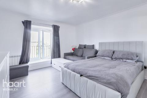 undefined, Abbeyfields Close, LONDON