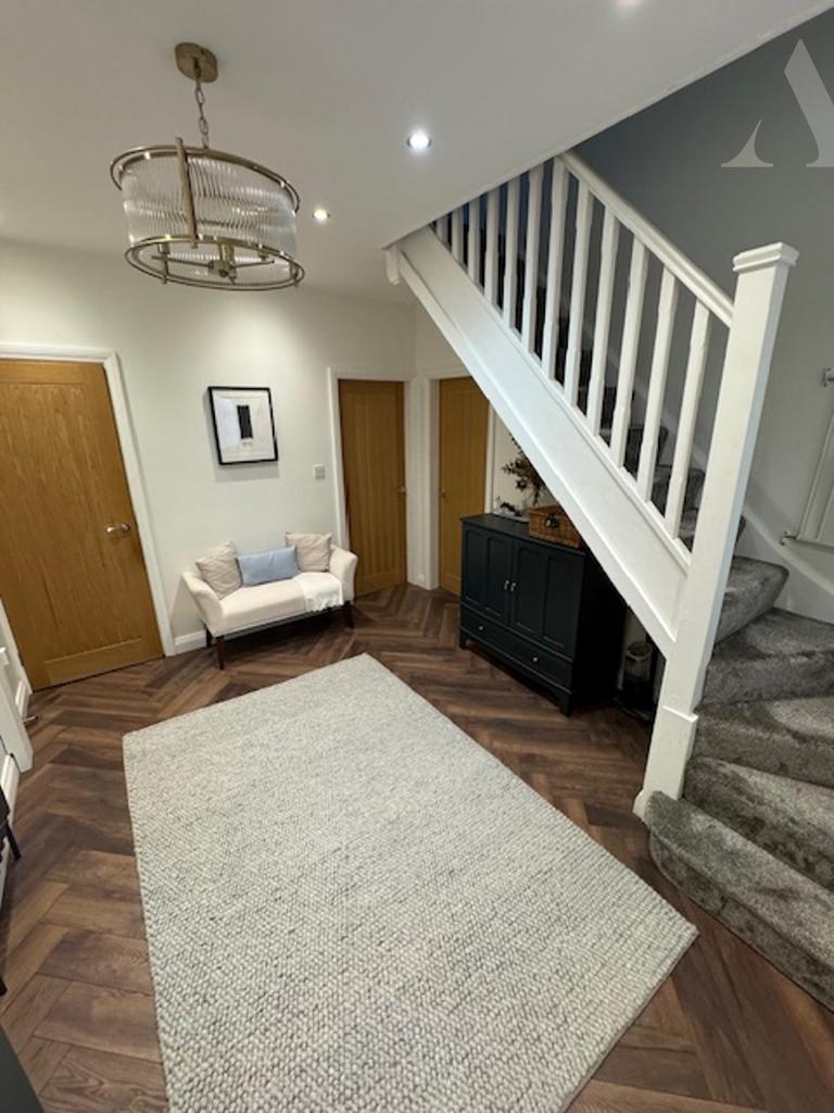 45 Lindale Ave - Hallway.jpeg