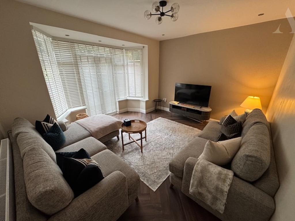 45 Lindale Ave - Reception room 2.jpeg