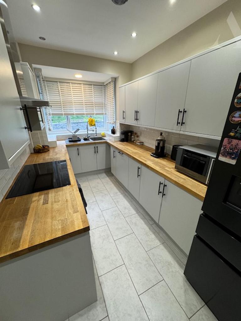45 Lindale Ave - Kitchen.jpeg