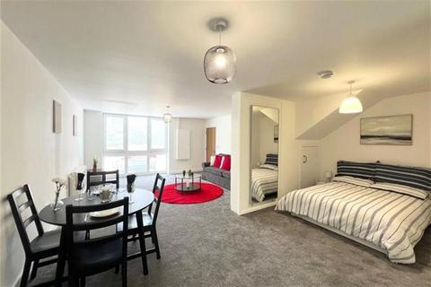 Studio to rent, Southampton