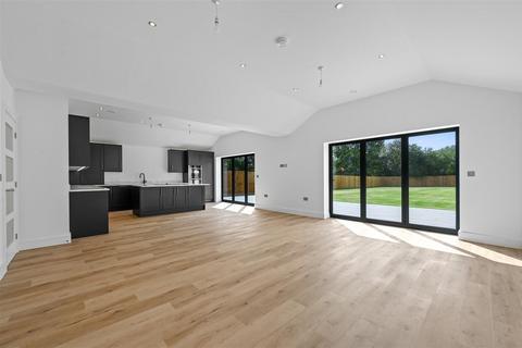 undefined, New Road, Little Burstead, Billericay